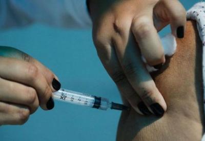 Prefeitura de Manaus exonera médicos suspeitos de furar fila de vacinação