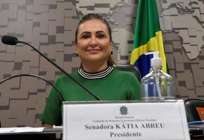 Governo não tem que tirar Ernesto, é ele que tem que mudar, diz Kátia Abreu