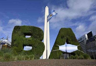 Argentinos protestam contra extensão do isolamento no país
