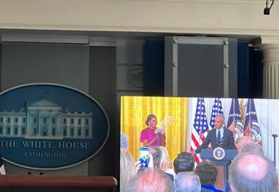 Barack Obama e Michelle de volta à Casa Branca