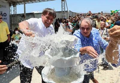 Bolsonaro vai a Pernambuco e inaugura obra para levar água ao sertão