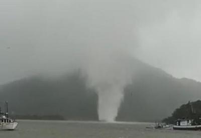 Vídeo: ciclone extratropical causa estragos em Santa Catarina