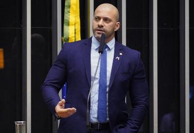 Alexandre de Moraes manda suspender redes sociais de Daniel Silveira
