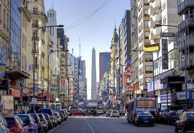 Buenos Aires anuncia suspensão do uso de máscara ao ar livre