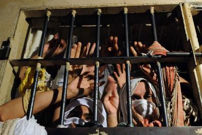 Cerca de 200 presos fogem durante rebelião em penitenciária de Bauru