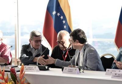 Colômbia retoma negociações de paz com rebeldes do ELN