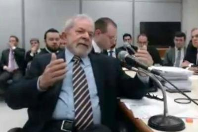 Ex-presidente Lula presta depoimento ao juiz Sérgio Moro e nega acusações