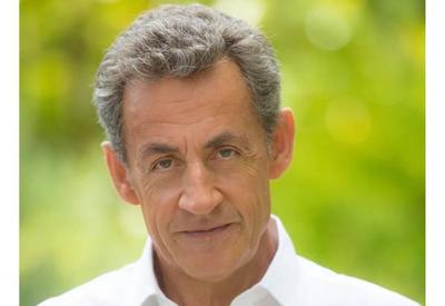 Ex-presidente francês é condenado por corrupção e passará um ano na prisão