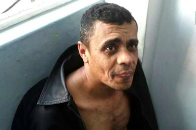 Homem que atacou Bolsonaro vai para presídio de segurança máxima