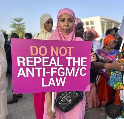 Gâmbia quer voltar a legalizar mutilação genital feminina