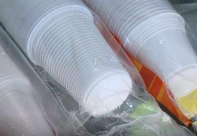 Lei proíbe uso de copos e talheres plásticos em bares e restaurantes de SP