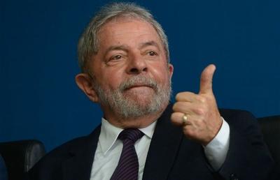 Lula nega tentativa de obstruir a Lava Jato e diz que é vítima de massacre