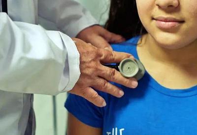 Hepatite aguda em crianças não tem relação com vacinas contra covid