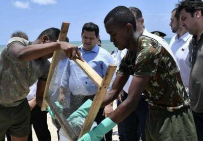 Manchas de óleo: Alcolumbre promete ajuda financeira para pescadores