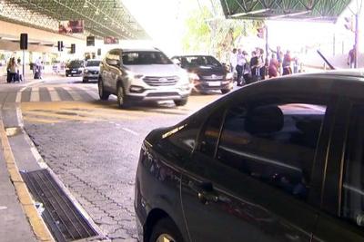 Motoristas do Uber agem irregular em aeroporto de São Paulo