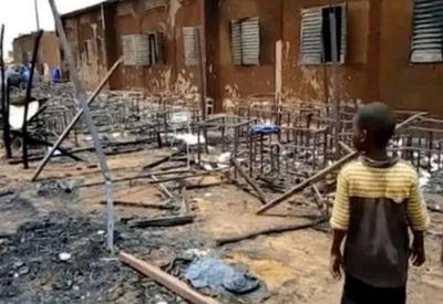 Incêndio mata dezenas de crianças em escola no Niger