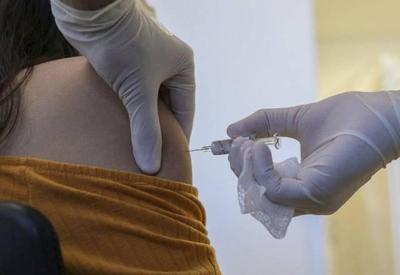 Hospital das Clínicas monta operação para vacinar 30 mil funcionários