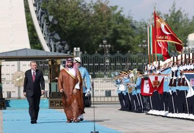 Príncipe saudita visita Turquia pela primeira vez desde assassinato de jornalista