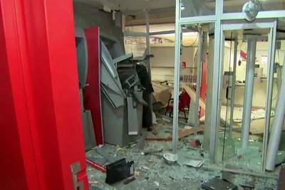 Quadrilha explode caixas eletrônicos dentro da Prefeitura de São Roque