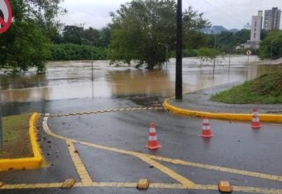 Sobe para seis número de mortos por causa das chuvas em Santa Catarina
