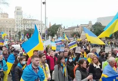 Protestos voltam a condenar a invasão russa à Ucrânia