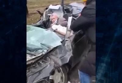 Vídeo: tanque russo atropela veículo civil na Ucrânia