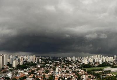 Alerta: de Santos ao litoral norte de São Paulo, muita chuva nesta 4ª