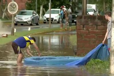 Tempestade provoca inundação que atingiu uma cidade quase inteira na Serra Gaúcha