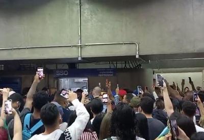 Polícia de SP investiga caso de racismo em vagão do Metrô