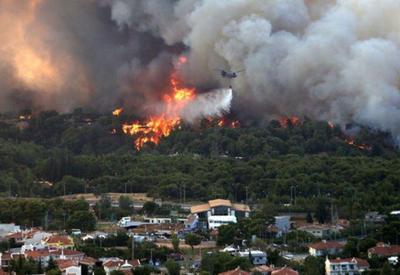 Grécia prende dois homens por provocar incêndios florestais