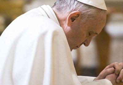 Papa volta a expressar 'dor e vergonha' por casos de pedofilia