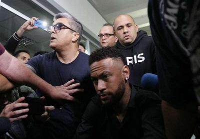 "Verdade aparece cedo ou tarde", diz Neymar após depoimento
