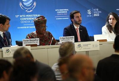 OMC suspende patentes das vacinas anticovid, entre outras decisões