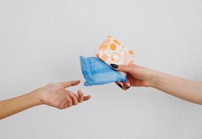 Dignidade Menstrual: veja onde e como retirar absorventes gratuitos