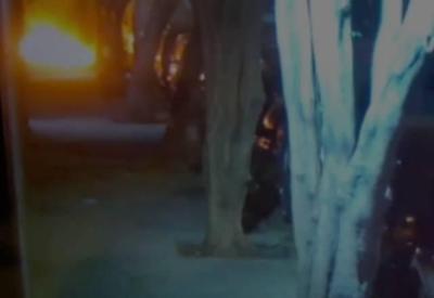 Homens encapuzados atacam jornal argentino com coquetéis molotov
