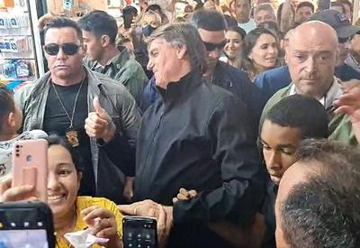 Bolsonaro falta à "lanchaciata" e visita feira, em Brasília