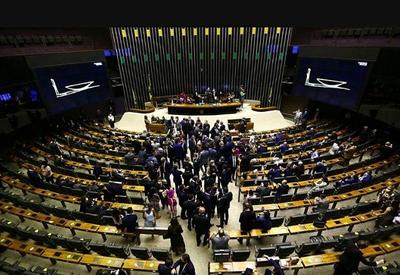 Câmara aprova minirreforma eleitoral; Preso brasileiro que estava foragido nos EUA