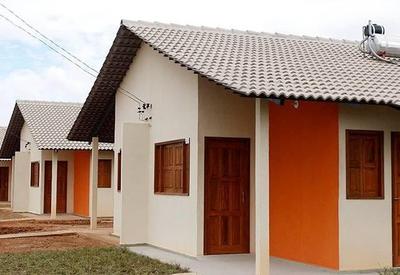 Bolsonaro entrega 2800 casas populares no sertão do Cariri