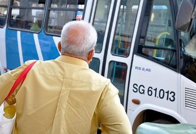 Senado aprova projeto para subsidiar gratuidade de idosos no transporte