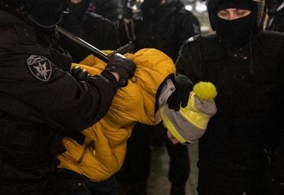 Mais de 2.500 manifestantes foram presos em 49 cidades da Rússia