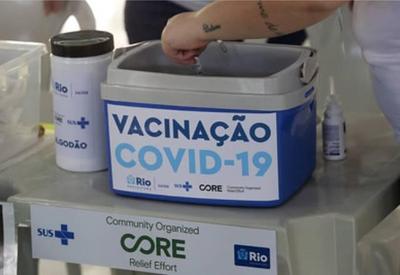 Aplicação de 1ª dose é retomada no Rio para quem tem 24 anos