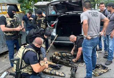 SBT News na TV: Polícia do RJ recupera 8 fuzis roubados do Exército em SP; comandante será exonerado