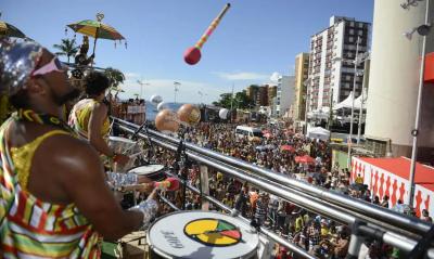 Elmar Nascimento organiza "Carnaval dos deputados" em Salvador