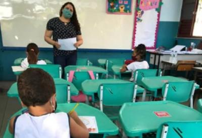 Rio adia início das aulas presenciais para alunos acima de 8 anos
