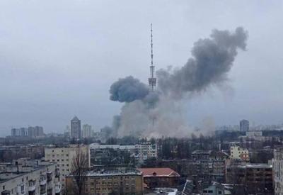 Ataque a torre de TV em Kiev deixa ao menos cinco mortos