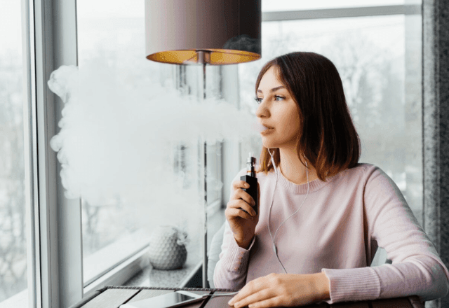 Imagem da noticia É pior que o cigarro comum? O que se sabe sobre os efeitos do uso do vape na saúde