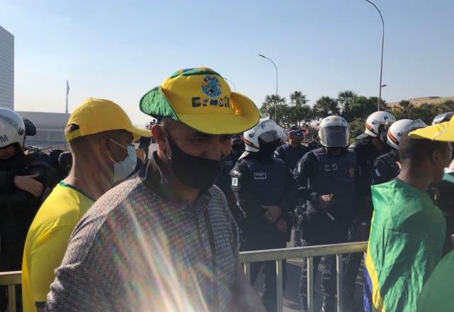 bloqueio policial