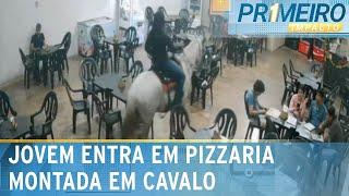 Cliente inusitada entra em pizzaria montada a cavalo | Primeiro Impacto (30/10/24)