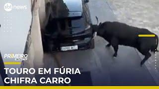Flagra: Touro em fúria quebra carro durante festival na Espanha | #PrimeiroImpacto
