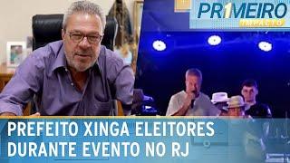 Prefeito de Cantagalo (RJ) discute e xinga eleitores em cima de palco | Primeiro Impacto (14/05/24)